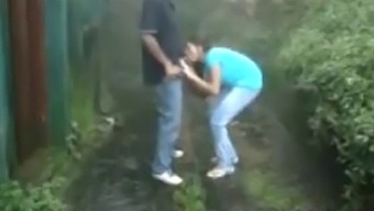 Public Indian Couple'S Intense Blowjob And Hardcore Action